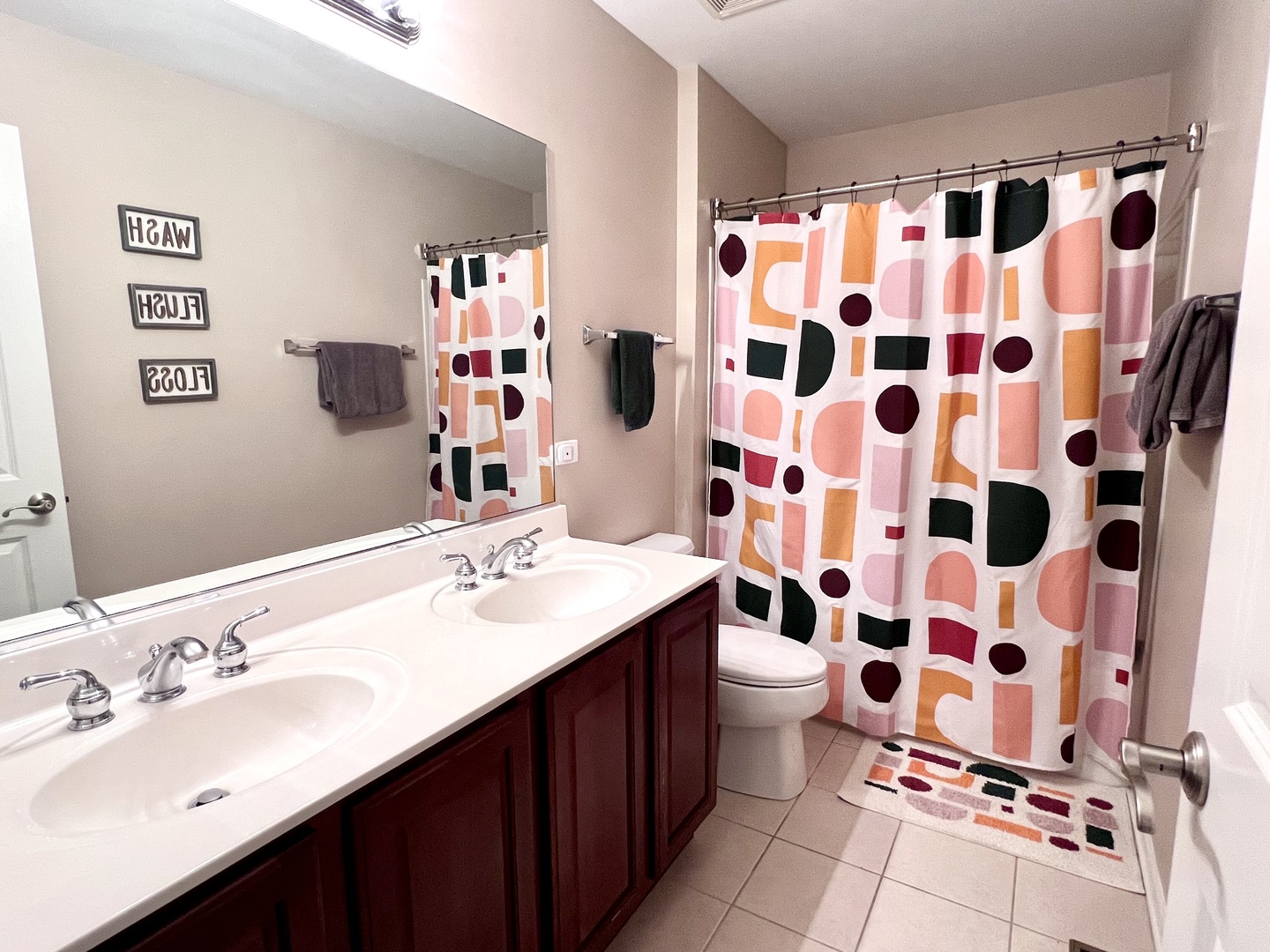 407 Post Oak Circle West Chicago, IL 60185 - Photo 16 of 23 a bathroom with a sink and a mirror