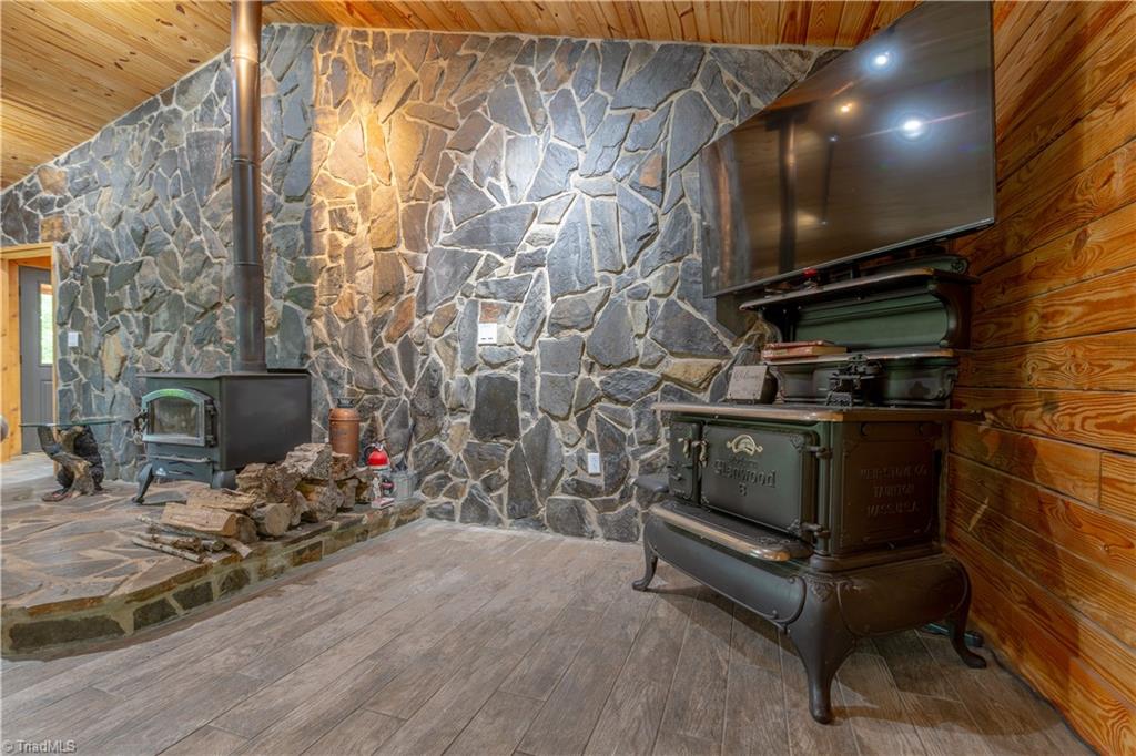 309 Fox Pond Road Henderson, NC 27537 - Photo 2 of 28 Gallery Image 2