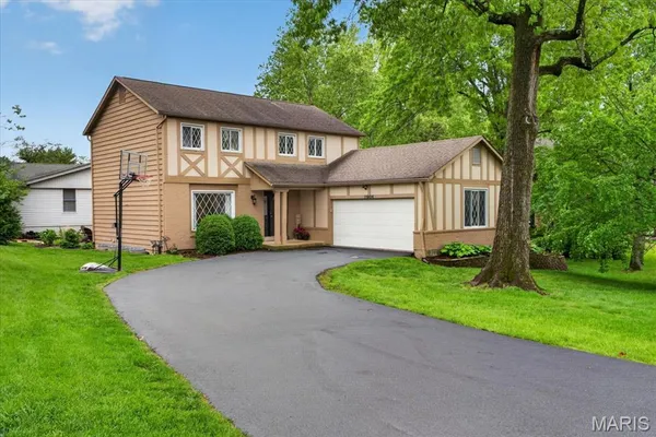 $770,000 | 11904 Mattox Court, St. Louis, MO 63131