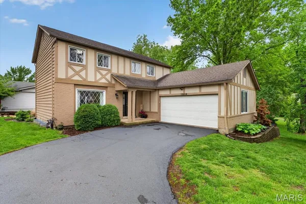 $770,000 | 11904 Mattox Court, St. Louis, MO 63131