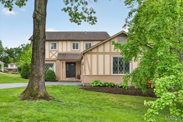 $770,000 | 11904 Mattox Court, St. Louis, MO 63131