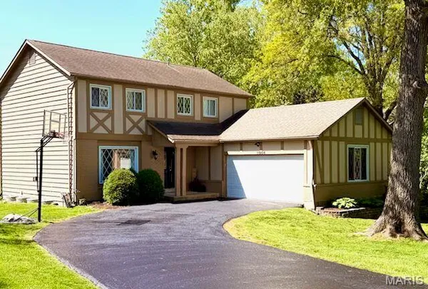 $770,000 | 11904 Mattox Court, St. Louis, MO 63131