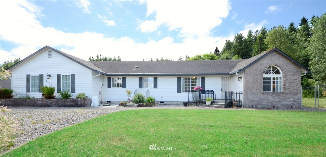 9611 185th Avenue Southwest Rochester, WA 98579 - Photo 2 of 39