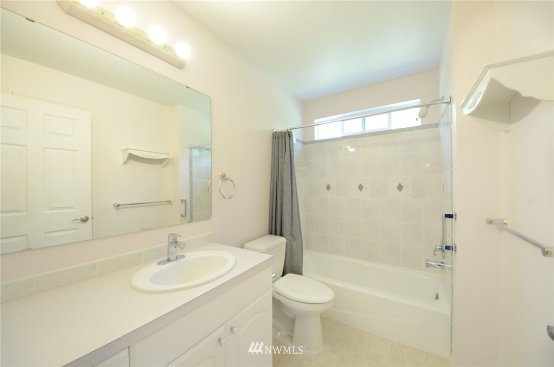 9611 185th Avenue Southwest Rochester, WA 98579 - Photo 13 of 39