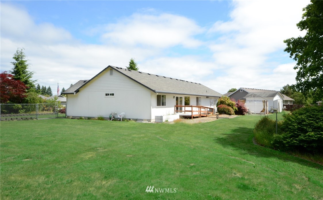9611 185th Avenue Southwest Rochester, WA 98579 - Photo 3 of 39