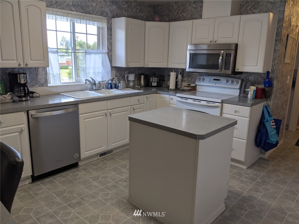 9611 185th Avenue Southwest Rochester, WA 98579 - Photo 28 of 39