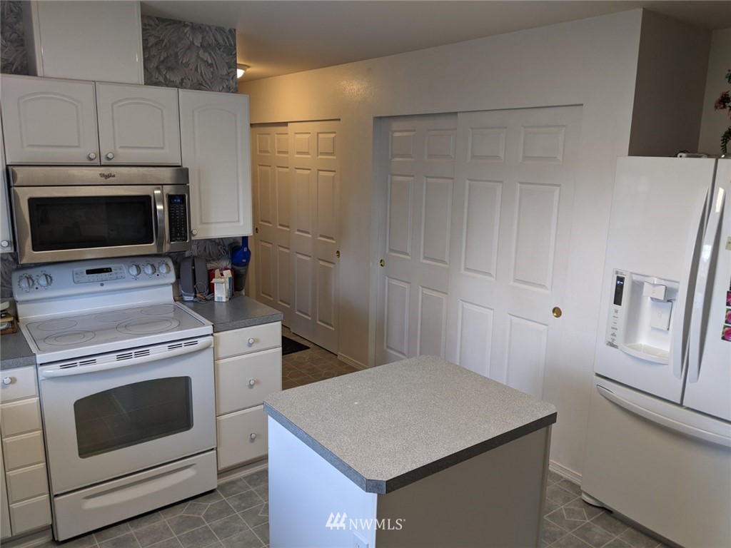 9611 185th Avenue Southwest Rochester, WA 98579 - Photo 29 of 39