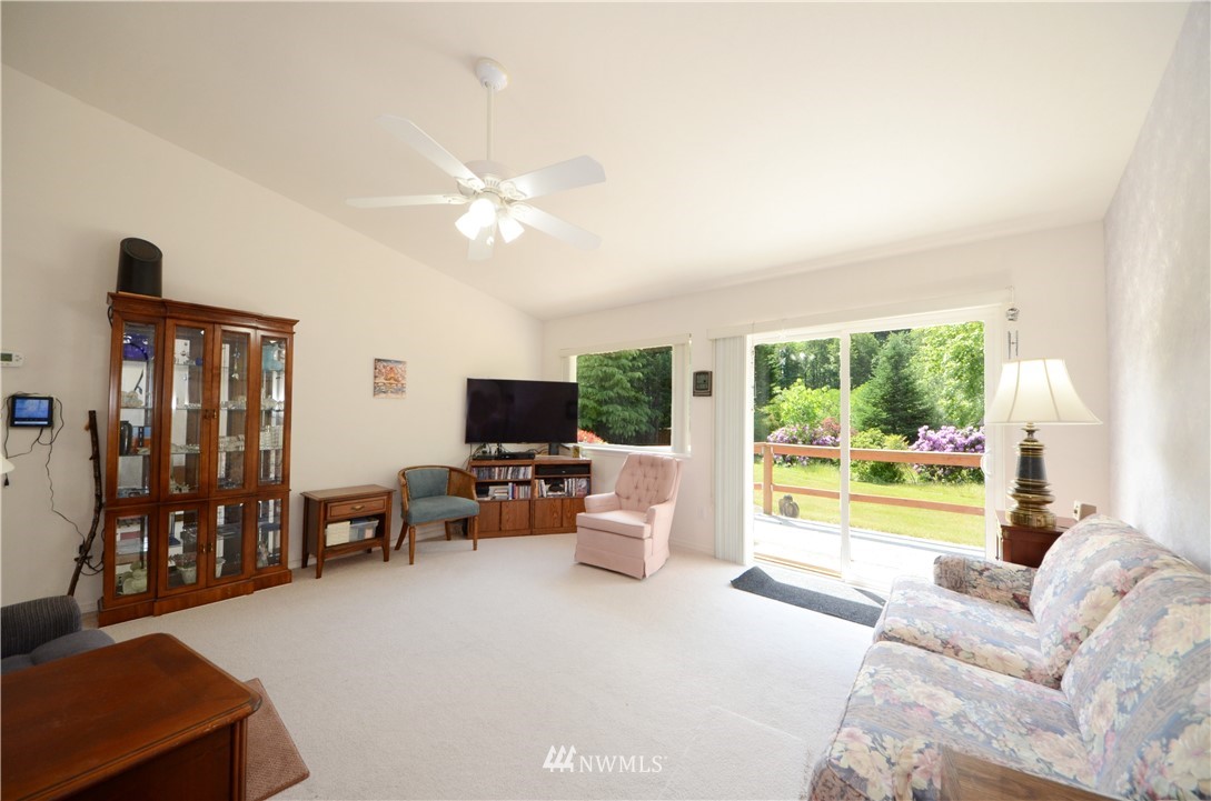 9611 185th Avenue Southwest Rochester, WA 98579 - Photo 4 of 39