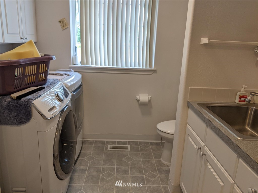 9611 185th Avenue Southwest Rochester, WA 98579 - Photo 32 of 39