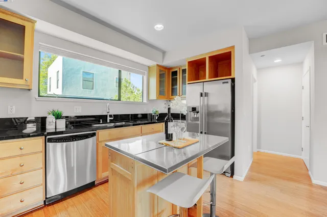 $779,000 | 1220 66th Street, Emeryville, CA 94608