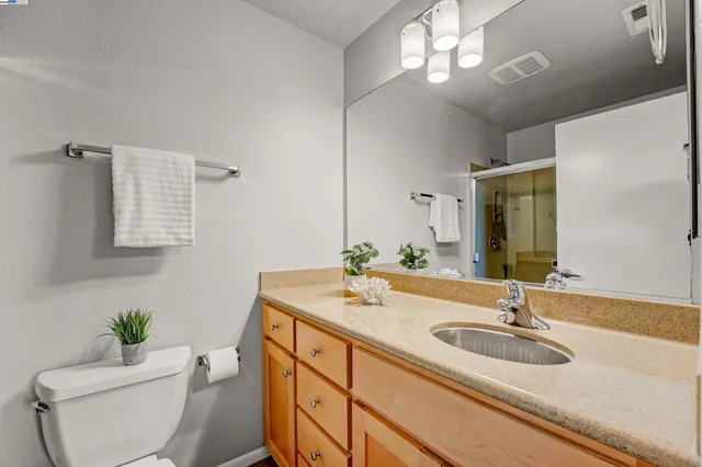 $779,000 | 1220 66th Street, Emeryville, CA 94608