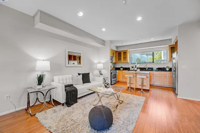 $779,000 | 1220 66th Street, Emeryville, CA 94608