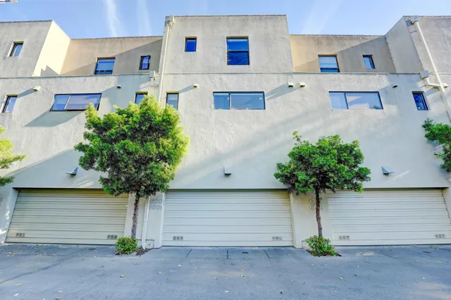 $779,000 | 1220 66th Street, Emeryville, CA 94608