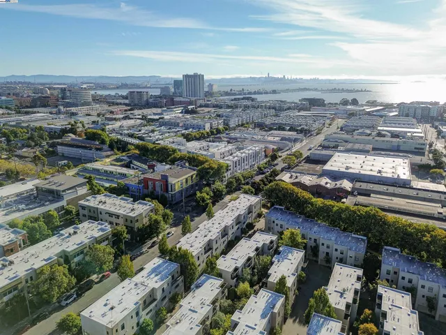$779,000 | 1220 66th Street, Emeryville, CA 94608
