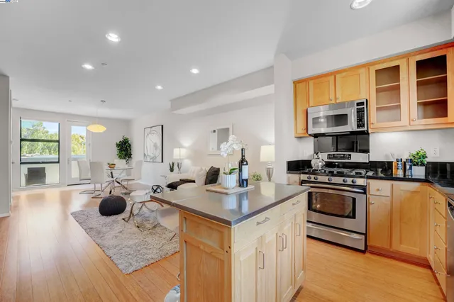 $779,000 | 1220 66th Street, Emeryville, CA 94608