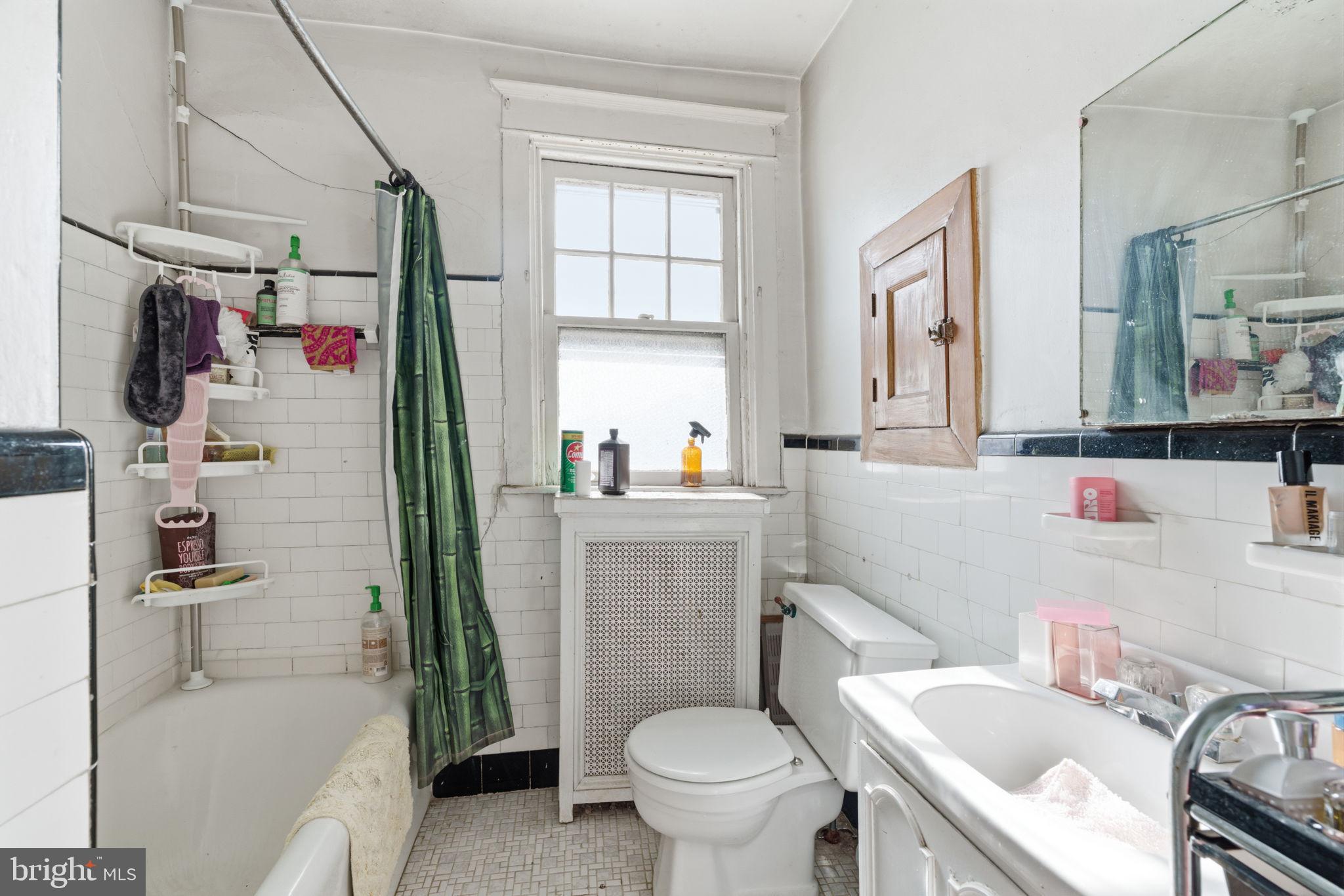 734 Bullock Avenue Lansdowne, PA 19050 - Photo 15 of 23 Full Bathroom