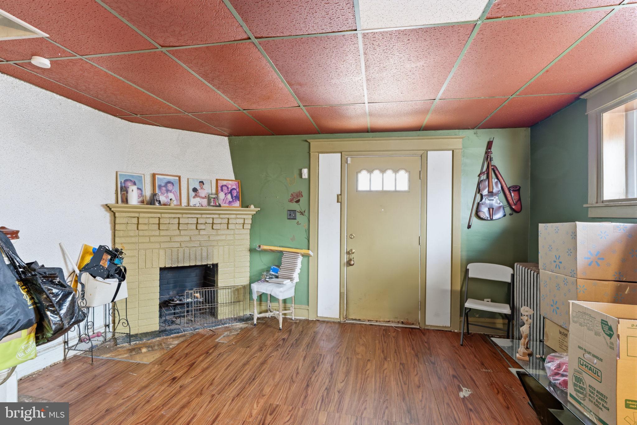 734 Bullock Avenue Lansdowne, PA 19050 - Photo 5 of 23 Living room