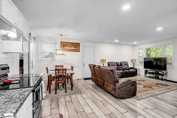 $1,900 | 113 Helen Street, Piedmont, SC 29673