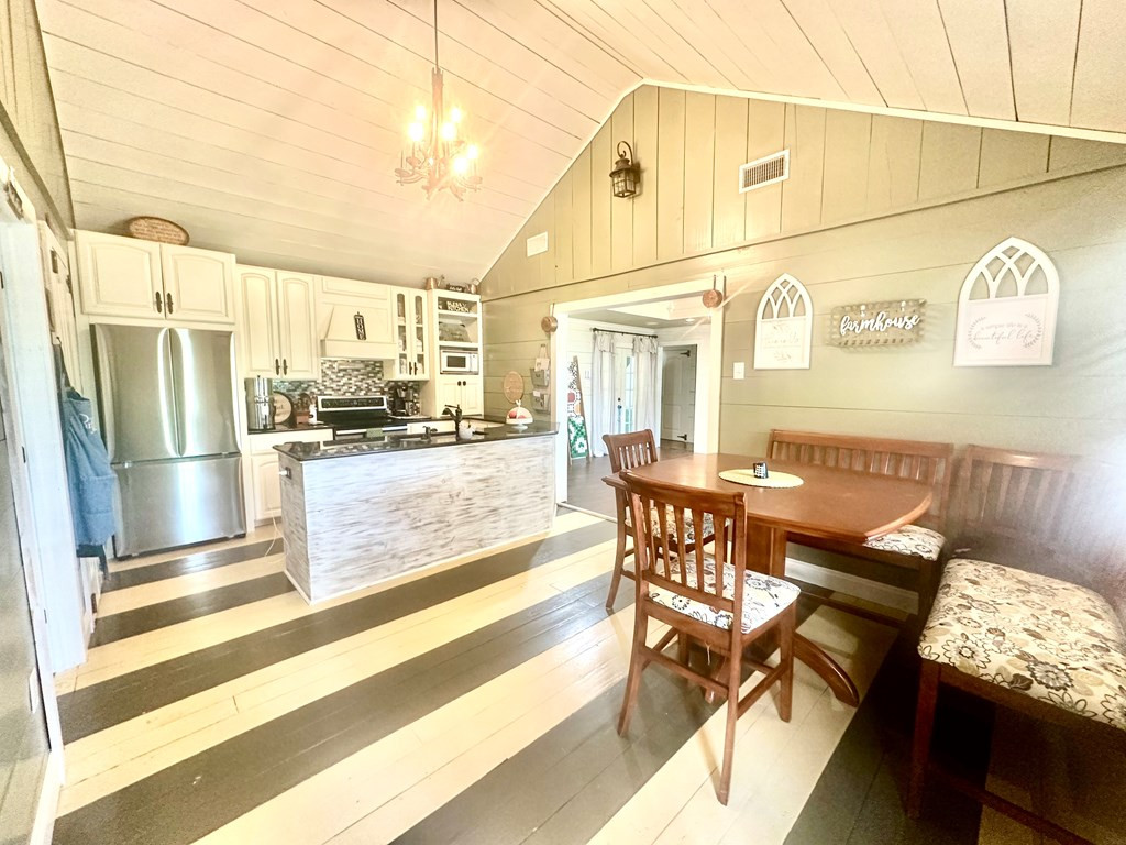 1114 Willis Cotton Road Summit, MS 39666 - Photo 3 of 38 Eat-in Kitchen