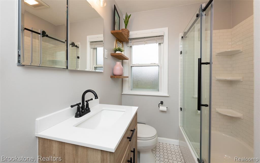 2156 Cambridge Road Berkley, MI 48072 - Photo 31 of 39 Gallery Image 31