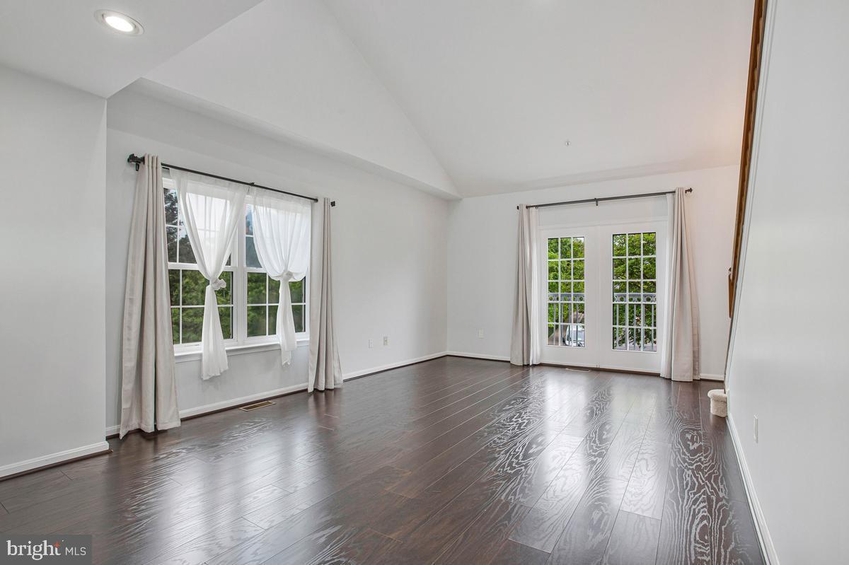 2529 Briar Ridge Lane, Unit 2529 Odenton, MD 21113 - Photo 13 of 40 Living / Dinning Room Combination