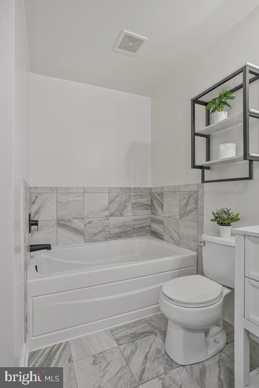 2529 Briar Ridge Lane, Unit 2529 Odenton, MD 21113 - Photo 24 of 40 Soaking Tub