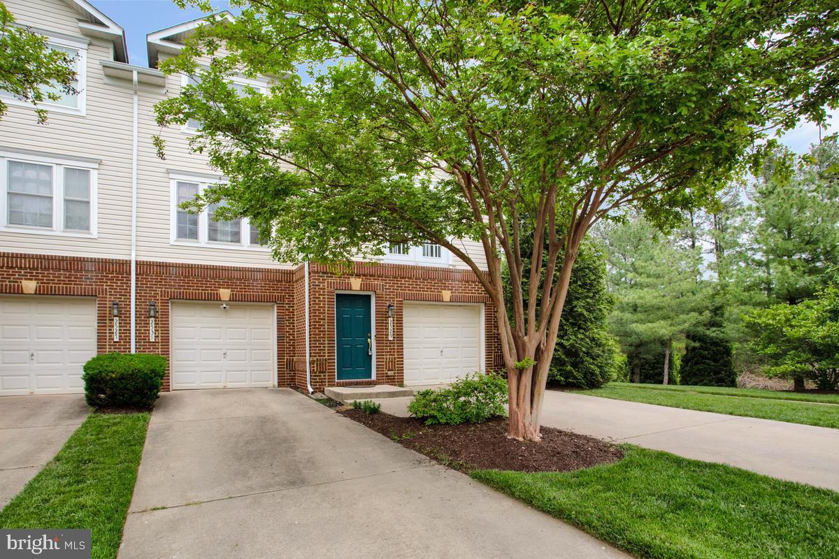 2529 Briar Ridge Lane, Unit 2529 Odenton, MD 21113 - Photo 3 of 40