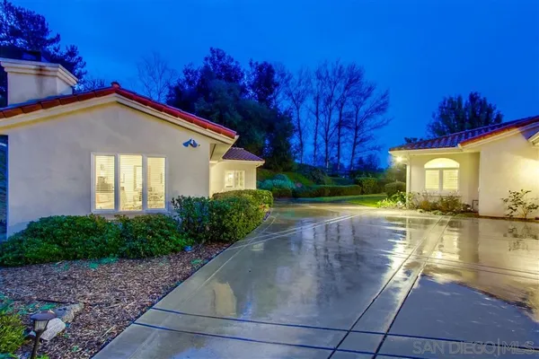 $1,074,900 | 1166 Arroyo Pacifica, Fallbrook, CA 92028