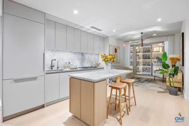 $2,000,000 | 250 East 25th Street, Unit 9A | Kips Bay