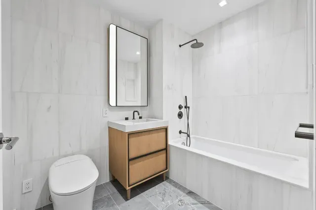 $2,000,000 | 250 East 25th Street, Unit 9A | Kips Bay