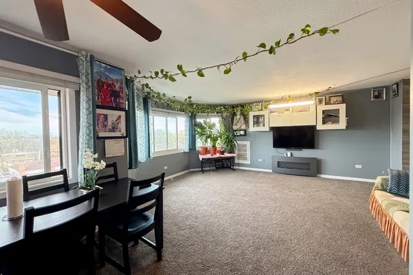 $289,999 | 5500 Lincoln Avenue, Unit 510E, Morton Grove, IL 60053