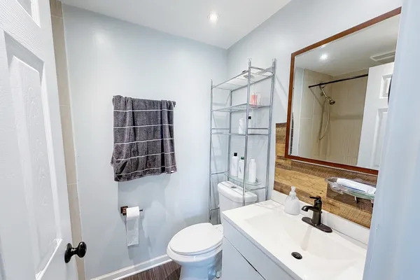 $289,999 | 5500 Lincoln Avenue, Unit 510E, Morton Grove, IL 60053
