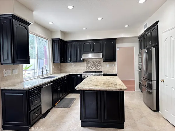 $5,300 | 23411 Kingston Place, Valencia, CA 91354