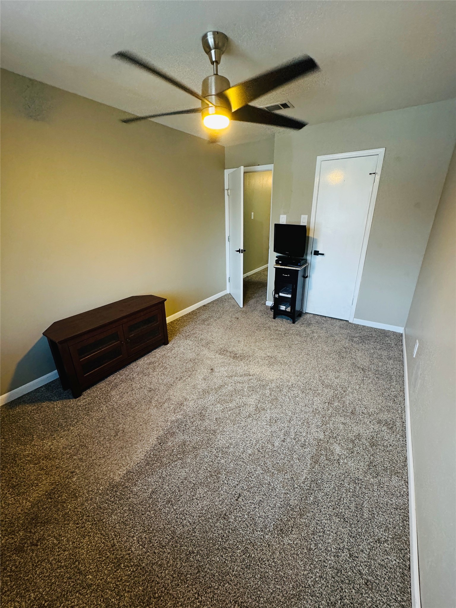 5800 Lumberdale Road, Unit 90 Houston, TX 77092 - Photo 31 of 39 Bedroom two.