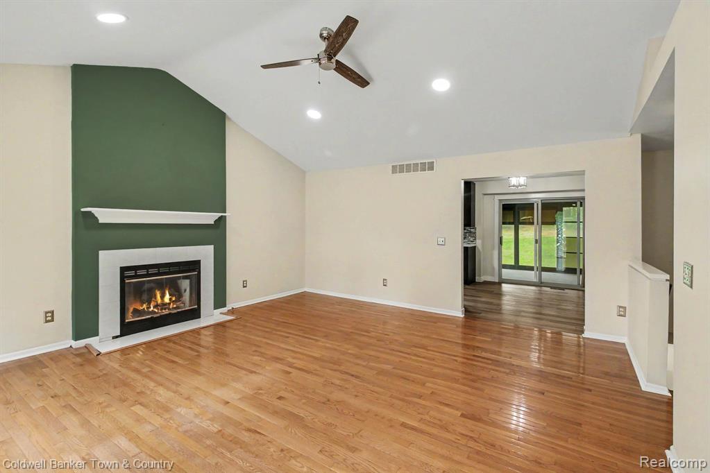 332 Triangle Lake Road Howell, MI 48843 - Photo 9 of 27