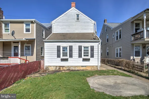 $1,900 | 21 West Gramby Street, Manheim, PA 17545