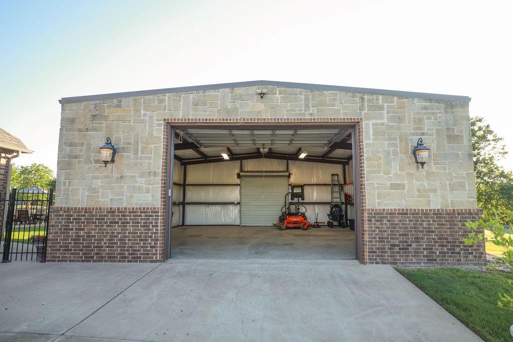 1387 Shadow Lakes Drive Wills Point, TX 75169 - Photo 26 of 33 a view of outdoor space and yard
