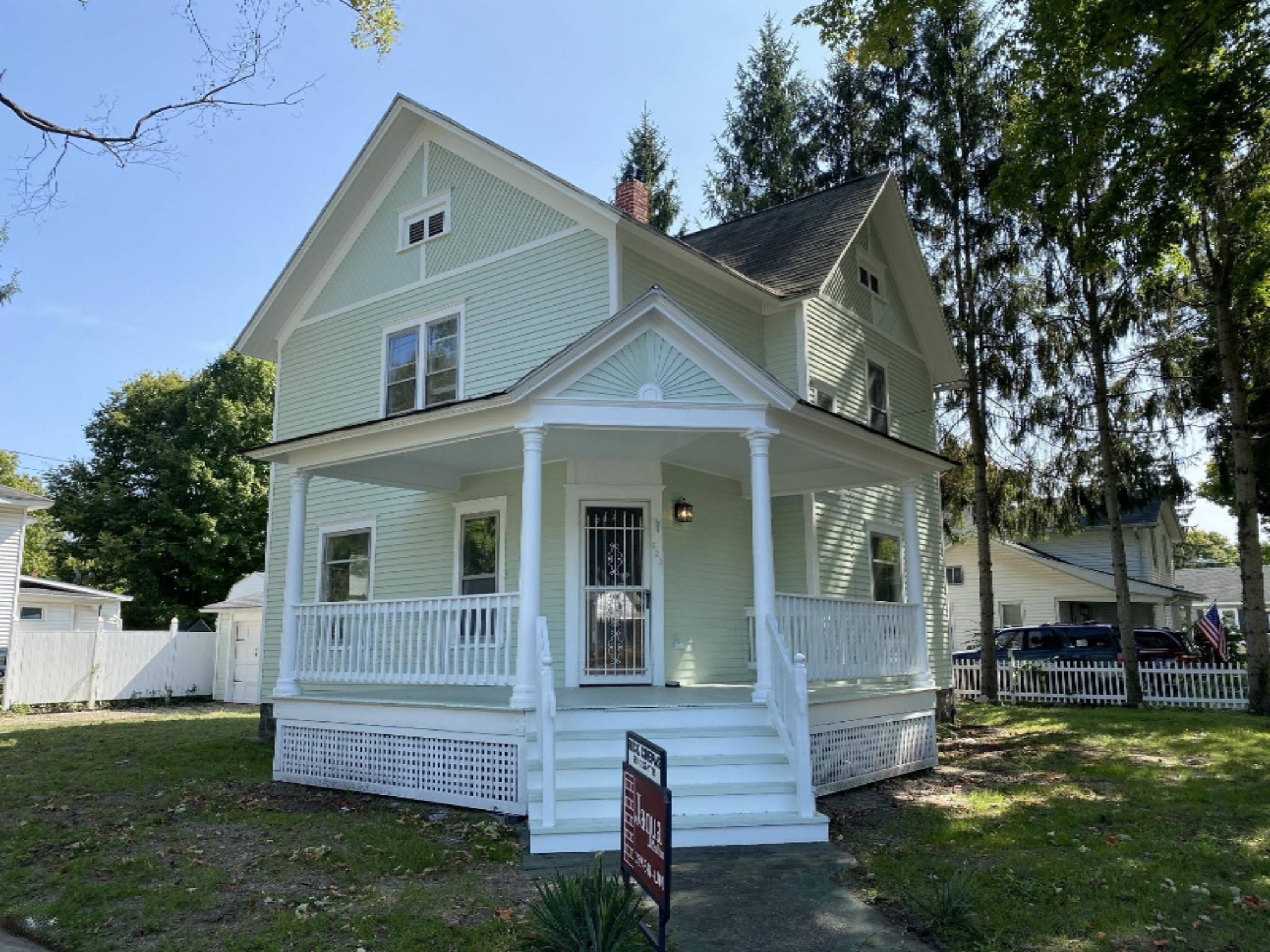 623 West Street Three Rivers, MI 49093 - Photo 1 of 18 IMG_1406