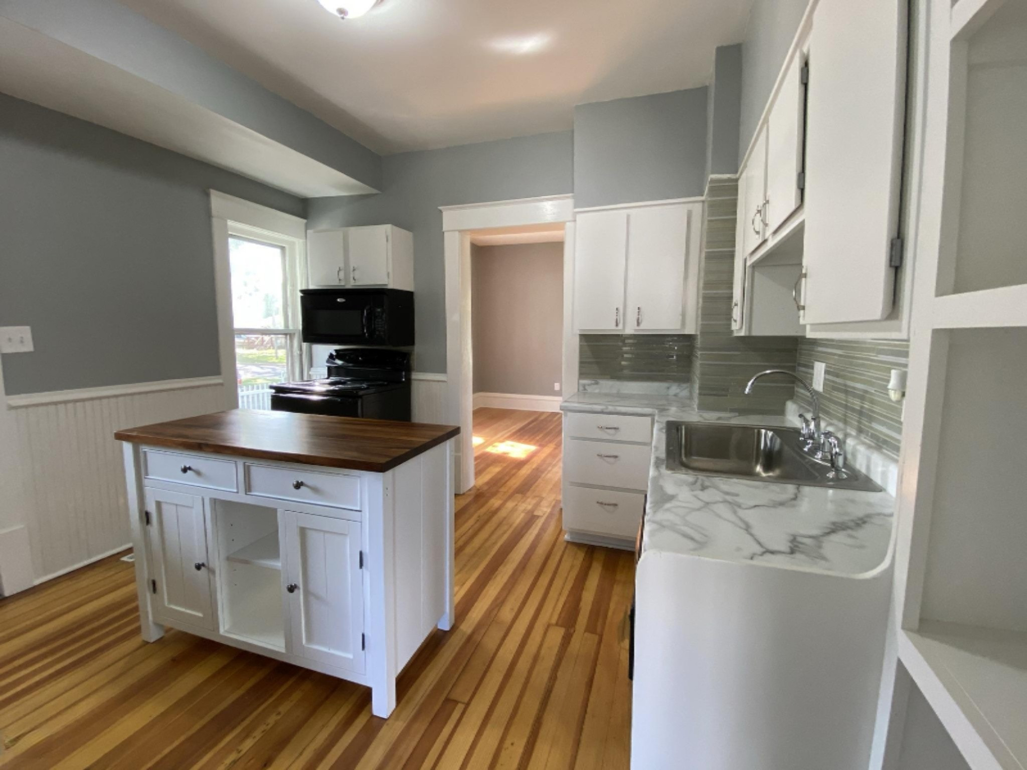 623 West Street Three Rivers, MI 49093 - Photo 3 of 18 IMG_1417