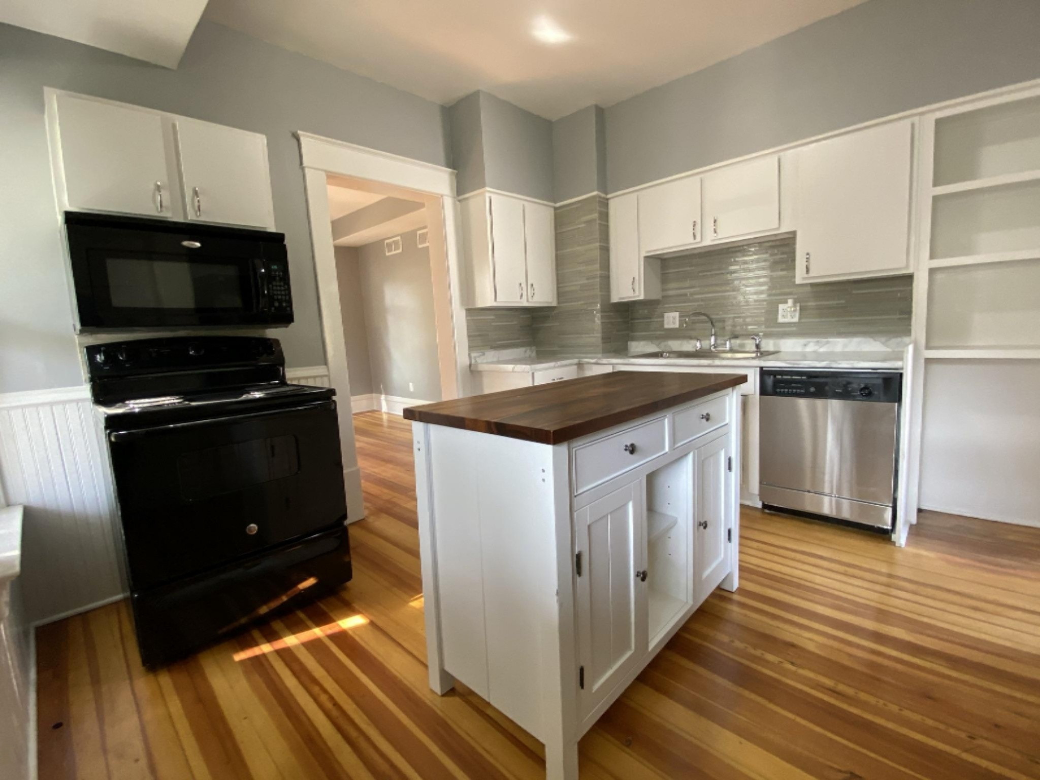 623 West Street Three Rivers, MI 49093 - Photo 5 of 18 IMG_1418