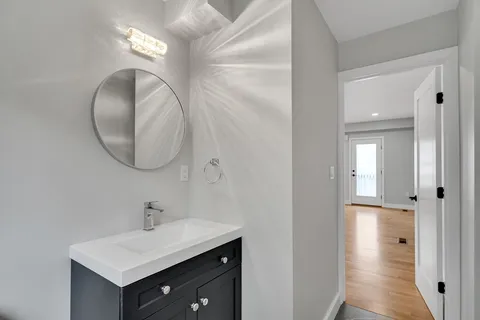$4,000 | 56 Franklin Street, Unit B, Somerville, MA 02145