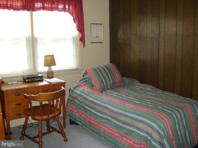 1011 Breezewick Road Towson, MD 21286 - Photo 17 of 18 Bedroom #2