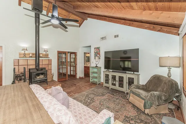 a view of a livingroom with furniture and window