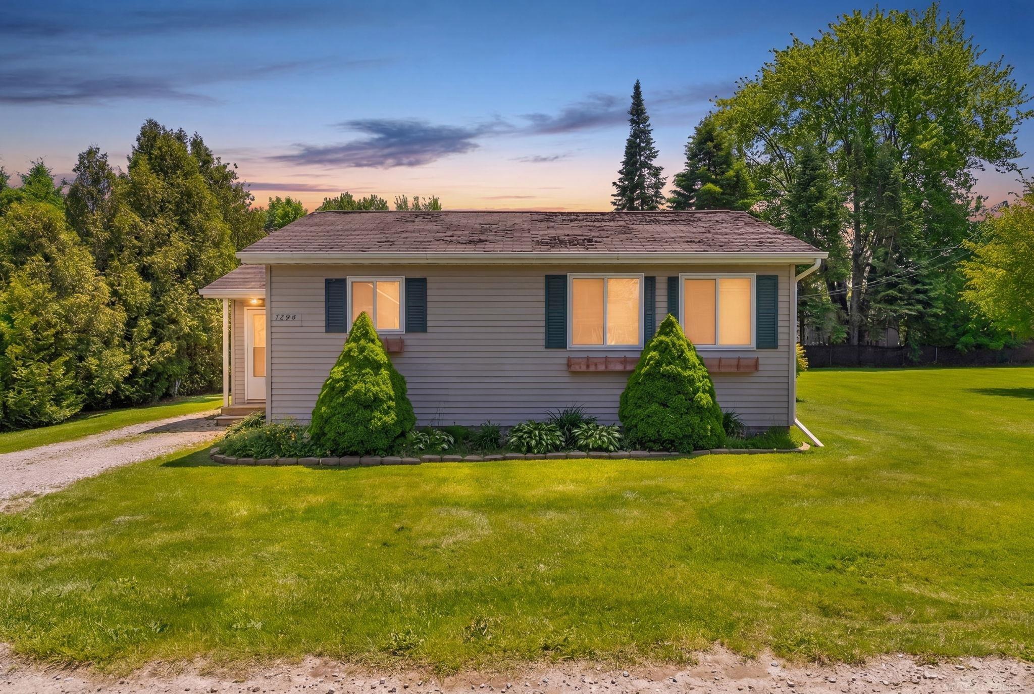 7296 Cedar Road Lexington, MI 48450 - Photo 2 of 35