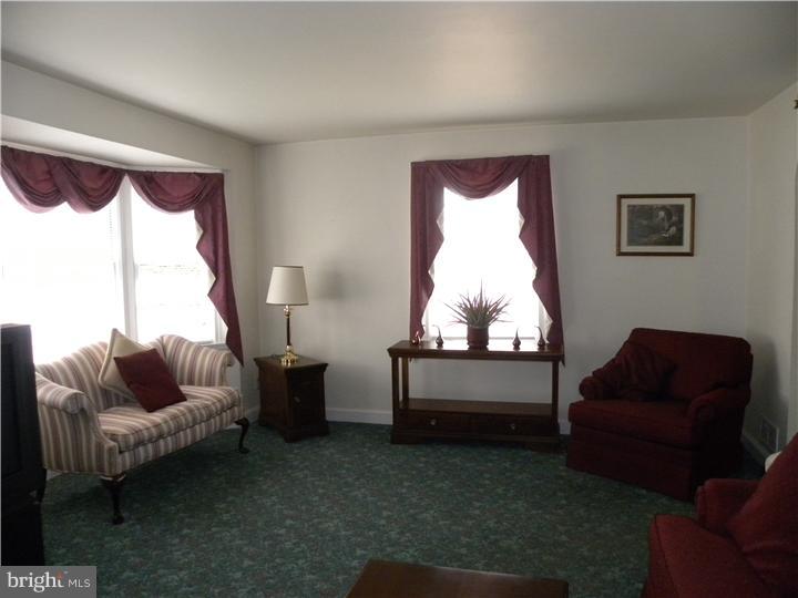 48 Locust Avenue Springfield, PA 19064 - Photo 2 of 21 Living Room