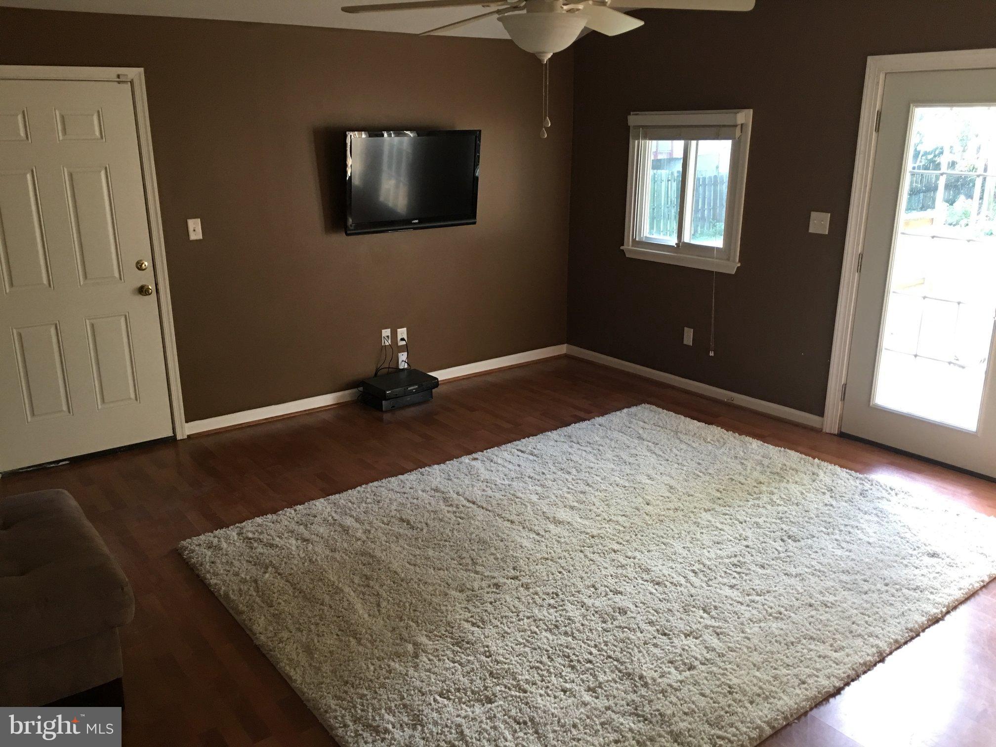 139 Dunlap Road Pasadena, MD 21122 - Photo 5 of 14 Family Room