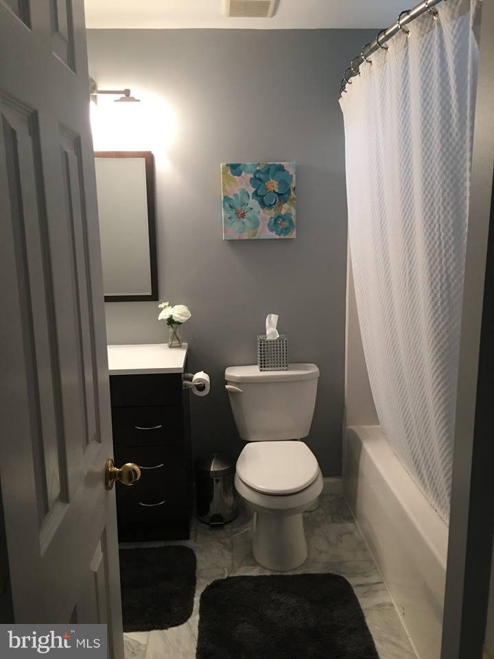 139 Dunlap Road Pasadena, MD 21122 - Photo 8 of 14 Bath (Master)