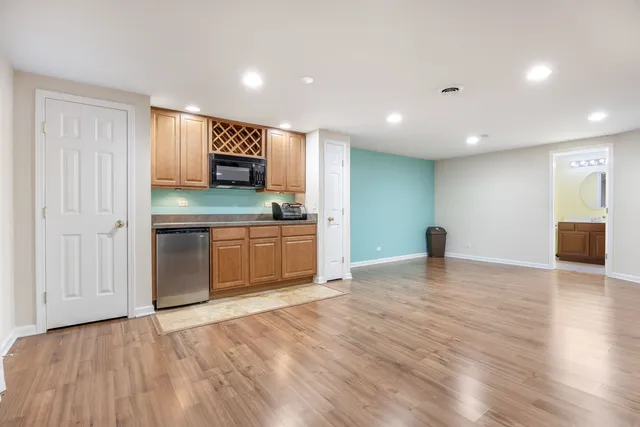 $3,400 | 2566 Rourke Drive, Aurora, IL 60503