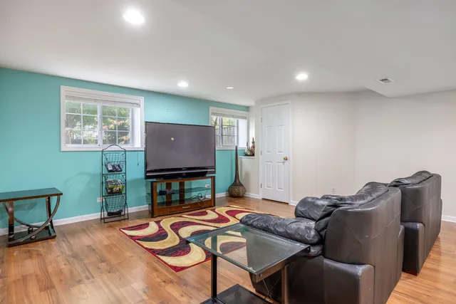 $3,400 | 2566 Rourke Drive, Aurora, IL 60503