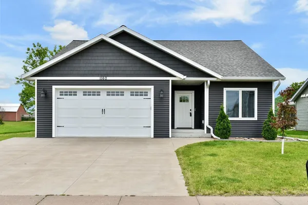 $500,000 | 1160 21st Street, Wabasha, MN 55981